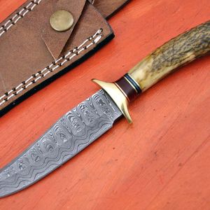 Cuchillo de Hoja Fija de Acero de Damasco, Cuchillo de Caza con Punta Caída, Grosor de 0.6mm, Mango de Madera - Product Image 6