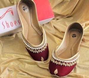 Low MOQ Prices Latest Designs Women Khussa Flat Sandals Slip-On Rhinestones Breathable Anti-Slip Indian Punjabi Chappal <b>Shoes</b> - Product Image 2