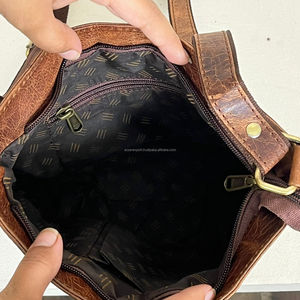Bolso Crujiente de Cuero Auténtico Hecho a Mano para Mujer, Bandolera Elegante de Cuero de Grano Completo, Ideal para Regalo - Product Image 6