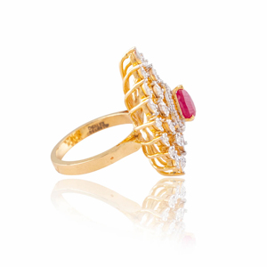 Anillo de Cóctel de Oro Amarillo con Rubí y Halo de Diamantes Pavé, Joyería de Lujo para Compromiso de Mujer - Product Image 2