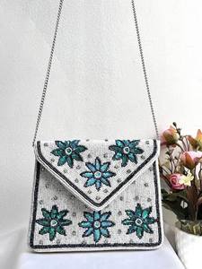 Bolso de Noche Clásico de Lujo con Cuentas Turquesa de Colores Mezclados, Personalizable, con Lentejuelas Blancas y Bordado a Mano |   Venta al por mayor - Product Image 1