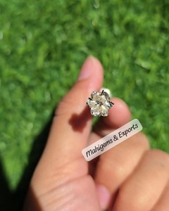 6 Piedras Sueltas de Moissanita Blanco Hueso en Forma de Flor, Corte a Mano, Diseño Único y Elegante para Joyería Nupcial - Product Image 1