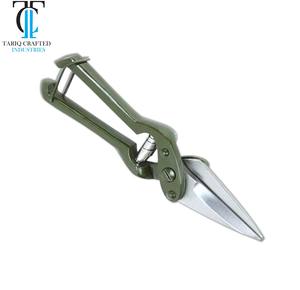 Cisailles à ongles pour l'entretien des sabots des animaux de ferme, moutons, chèvres et bovins TARIQ CRAFTED INDUSTRIES - Product Image 3