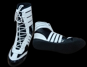Zapatos de boxeo diseñados para un movimiento activo del pie con una base estable y flexible, cómodos de usar, ideales para sesiones de boxeo regulares. - Product Image 5
