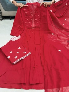Tenues décontractées de soirée pour femmes, vêtements de créateur en pur coton, haut élégant brodé à la main, pantalon et dupatta entièrement faits à la main, séchage rapide - Product Image 1