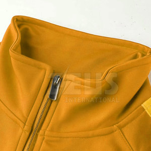 Survêtement de sport au design professionnel avec matière douce au toucher, élégant pour les séances d'entraînement. - Product Image 2