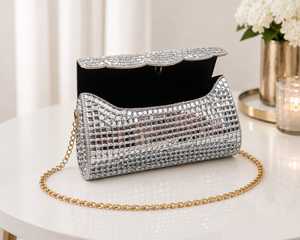 Bolso de Mano Negro con Cadena y Tachuelas Plateadas para Mujer, Anillos Metálicos, HASAN CRAFT HC-0001, Imitación Antigua en Relieve - Product Image 3