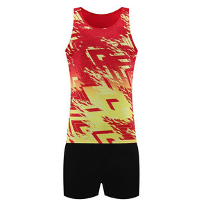 Tenue de course sur piste personnalisée pour hommes, respirante, avec short de sport, vêtements de sport haut de gamme pour les événements de relais de sprint - Product Image 1