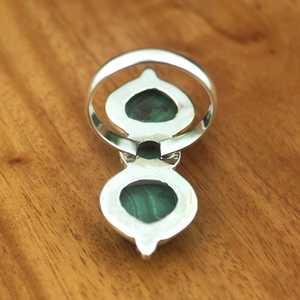 Anillo Largo Bohemio de Malaquita Verde Natural con Tres Piedras, Bordes de Alambre y Cuentas, Plata de Ley 925, Hecho a Mano, Venta al por Mayor - Product Image 2