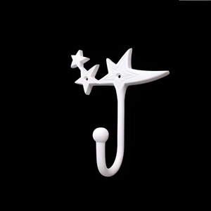 Colgador de Toallas en Forma de Estrella de Metal con Recubrimiento de Polvo Blanco, Gancho de Pared para Baño y Cocina, Instalación con Taladro para Ropa, Abrigos, Armarios y Puertas - Product Image 1