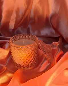 Bougie luxueuse en cire de soja parfumée, dans un pot en cristal, design élégant, cadeau de Diwali disponible, prix fabricant. - Product Image 3