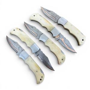 Cuchillo Plegable EDC de Acero Damasco y Cobre Hecho a Mano de Alta Calidad con Mango Grabado de Hueso de Camello Negro TÁCTICO PARA EXTERIOR - Product Image 3