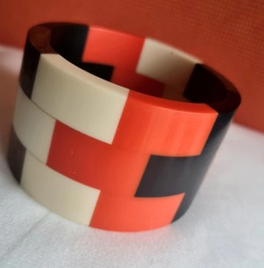 Pulseras de Resina Estilo Herencia, Diseño Legado, Acabado Liso, Precio de Fábrica al por Mayor - Product Image 1
