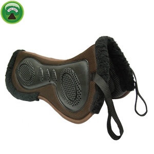 Tapis de selle en peau de mouton \ Tapis de selle équestre en laine de peau de mouton \ Tapis d'équitation \ Tapis de selle - Product Image 3