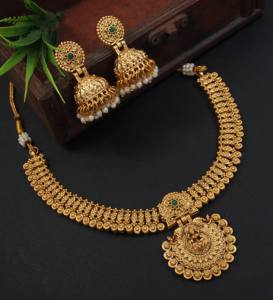 Conjunto de Joyería Étnica Antigua Dorada al por Mayor, Collar de Templo con Acabado Mate Premium y Jhumkas Tradicionales, Joyería Festiva para Disfraces - Product Image 1