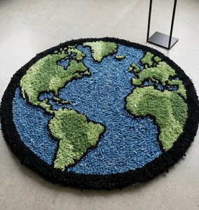 Alfombra Antideslizante de Lana Hecha a Mano con Diseño de Mapa del Mundo Único, Diseño de Tierra Azul Verde, Alfombra Suave de Felpa para Decoración de Sala de Estar y Dormitorio - Product Image 1