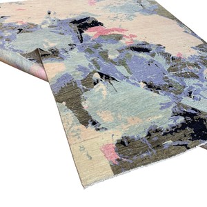 Alfombra Moderna Abstracta de Lana con Diseño de Acuarela, Azul Cielo, Rosa Pálido, Beige Arena, con Brillo Sedoso, para Sala de Estar Contemporánea - Product Image 4