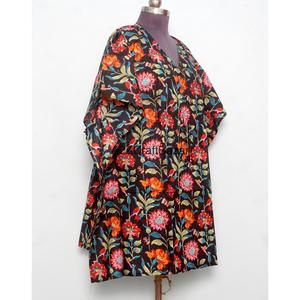 เดรสสั้นคอวีผ้าฝ้ายอินเดียลายดอกไม้ทำมือรักษ์โลก-ดีไซน์โลโก้ด้านหน้าสุดเซ็กซี่สำหรับใส่ทุกวัน ลายพิมพ์บล็อก - Product Image 4