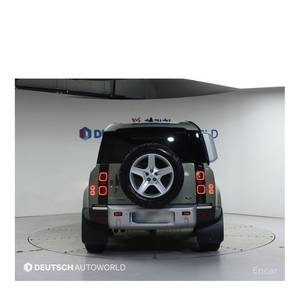 Land Rover Defender 110 D240 SE Modelo Diciembre 2020 con 83,354 km, Caja de Cambios Automática, Volante a la Izquierda, Combustible Diésel - Product Image 4