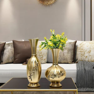 Lot de 2 vases de table modernes en métal doré antique pour la décoration intérieure Pots de fleurs élégants pour la décoration du salon - Product Image 5