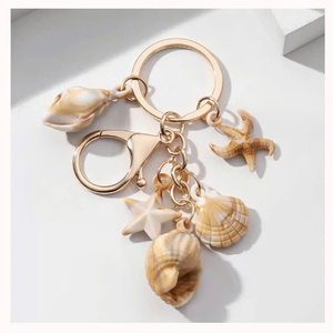 Llavero de Concha Marina Hecho a Mano, Decorativo, para Accesorios Personales y Colecciones de Regalos - Product Image 5