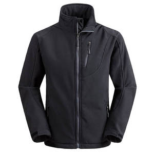 Chaqueta softshell con comodidad avanzada y sensación ligera. Te protege sin restringir el movimiento. - Product Image 1