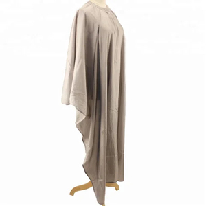 Cape de coiffure personnalisable à manches longues en pongé, durable, confortable, professionnelle pour salon, coupe de cheveux, coloration, coiffage - Product Image 1