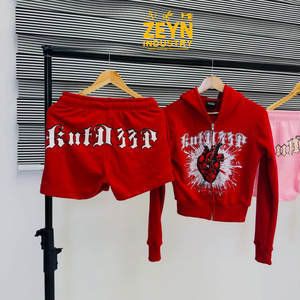 ชุดเซ็ตเสื้อฮู้ดและกางเกงขาสั้น 2 ชิ้นสำหรับผู้หญิงจาก ZEYN INDUSTRY พร้อมกระดุม ลายตัวอักษรพิมพ์บนผ้าตาข่าย ผ้าฝ้าย สีชมพูแดง สไตล์พังก์ สำหรับฤดูร้อน - Product Image 4