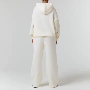 Conjunto de dos piezas para mujer: Chaqueta con capucha y cremallera de invierno con lavado ácido y pantalones de chándal de pierna ancha, cómodos, impermeables y de color liso. - Product Image 6