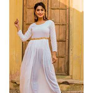 Robe blanche brillante à sequins, éco-responsable, col rond, taille empire, silhouette droite - Product Image 6