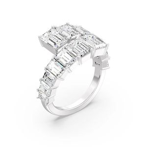 แหวนเพชรทรงเอเมอรัลด์คัทที่เพาะเลี้ยงในห้องปฏิบัติการสุดหรู - Product Image 3