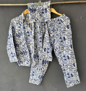 Conjunto de Pijama de Algodón Suave Estampado, Cómodo Conjunto de Dos Piezas, Ropa de Dormir Informal, Ropa de Casa - Product Image 1