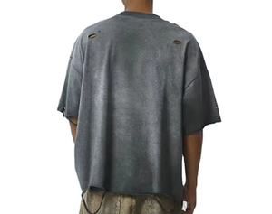 Camiseta Oversize Gris Desgastada al por Mayor para Hombre, Estilo Grunge, Ropa Urbana Rasgada, Algodón Lavado Vintage, Ajuste Holgado, Logotipo Personalizado - Product Image 5