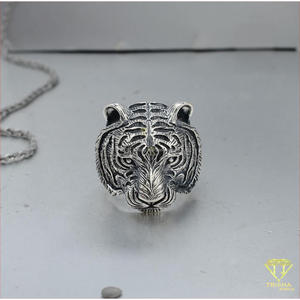 Anillo de Lujo de Plata 925 con Cabeza de Animal y Diamante Cultivado en Laboratorio, Diseño Grabado Detallado, Joyería de Moda Premium para Venta al por Mayor - Product Image 4