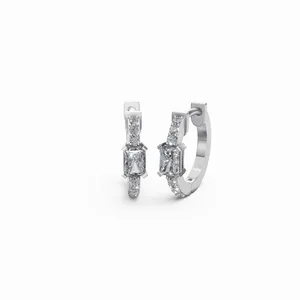 Aros de diamantes Royal Sovereign de diseño moderno en oro blanco de 18 quilates con diamantes redondos y en forma de esmeralda para mujer, de la India. - Product Image 4