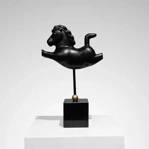 H 33.02 x L 20.32 x W 7.62 cm Horse Sculpture Figurine Handmade Artistic Animal Theme Tabletop Decor Living Room Display - Product Image 4