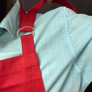 ผ้ากันเปื้อนครัวผ้าฝ้าย 100% พร้อมกระเป๋าด้านหน้า ผ้ากันเปื้อนปรับได้สำหรับใช้ในบ้าน ร้านอาหาร คาเฟ่ และเชฟ - Product Image 3