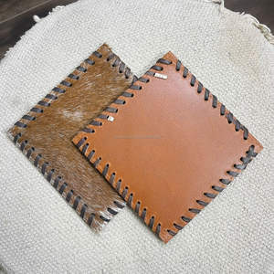 Sous-verres de luxe faits main de style western en cuir de vachette à poils, doux et résistants à la chaleur, pour les salons de thé et les cafés. - Product Image 6