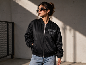 Chaqueta Bomber de Seda y Satén para Mujer, Estilo Invernal, con Logotipo Personalizado al por Mayor, Servicio OEM, Nueva, Elegante, Corta, Transpirable y de Alta Calidad - Product Image 3