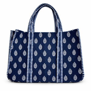 กระเป๋าโท้ทผ้าส่าหรีรีไซเคิลลายมอทีฟสีดำงานแฮนด์เมด  แบบควิลท์  สะพายไหล่สไตล์โบโฮ  กระเป๋าถือแบบสองด้าน  กระเป๋าถือสไตล์ชาติพันธุ์ที่ยั่งยืน  ทนทาน - Product Image 1