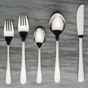 Ensemble de couverts en métal moderne, cuillère, fourchette, couteau de luxe, vaisselle pour des expériences culinaires contemporaines - Product Image 5