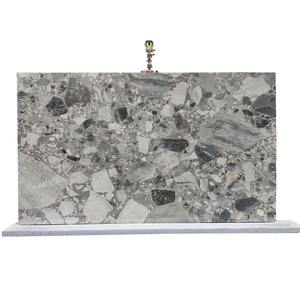 Dalles de marbre naturel très demandées pour les dessus de table, les comptoirs et les designs de meubles de salle de bain, disponibles à la vente - Product Image 5