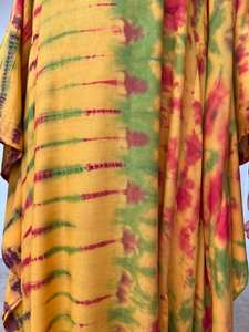 Vestido Kaftán Tie Dye Amarillo, Rojo y Verde con Botones Delanteros para Playa, Resort o Salón - Product Image 2