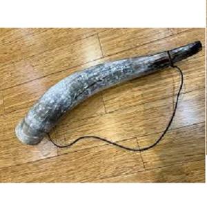 Cuerno Vikingo Grande para Beber con Cadena, Hecho de Cuerno Natural de Búfalo o Buey con Acabado de Ágata y Cuerno para Vino - Product Image 1