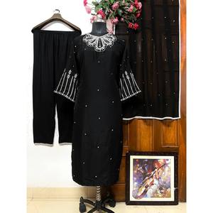 ชุดออกงานดีไซเนอร์ เสื้อและกางเกงพร้อมผ้าคลุมไหล่ ไซส์ XL - Product Image 1