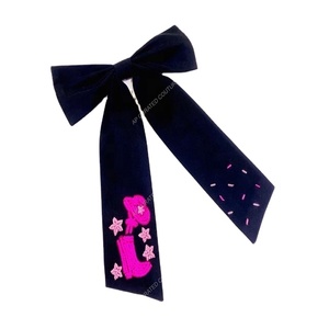 Accessoire de cheveux personnalisable en tissu de coton artisanal multicolore, orné de perles indiennes, avec nœuds en alligator pour pinces à cheveux - Product Image 1
