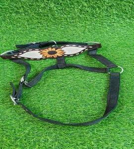 Cabestro de cuero para caballo, estilo western, con adornos florales, correa ajustable, cuerda de guía, equipo de equitación. - Product Image 3