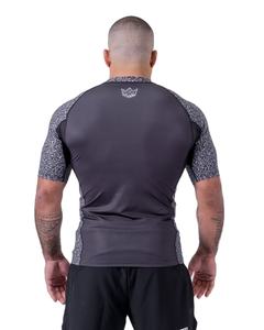 Traje de baño personalizado con estampado de protección UV Rash Guard Camiseta de surf de manga corta Rashguard para hombres - Product Image 4