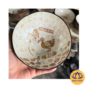 [MEJOR VENDIDO] BLUE LOTUS FARM - Tazón de Coco con Nácar, Diseño Bohemio Hecho a Mano, Ecológico, Decoración de Mesa para Hotel/Cafetería - Product Image 1