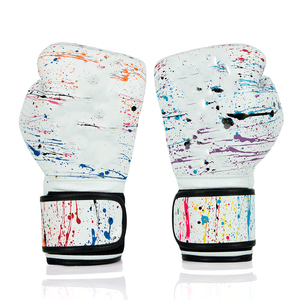 Guantes de Boxeo FairTax de Último Modelo Hechos a Medida en Combinación Negro, Gris y Blanco, para Todos los Usos, Ideales para Entrenamiento y Sparring - Product Image 6